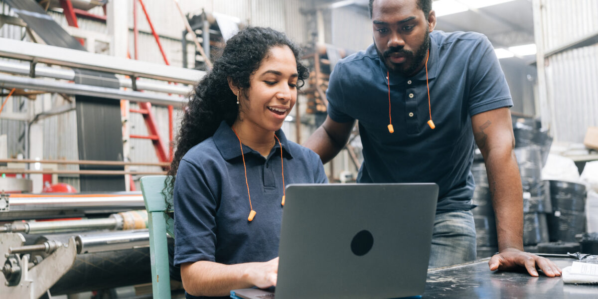 an it expert helping at a manufacturing site to aid in it support for manufacturing.